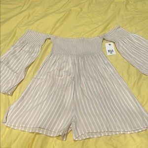 NWT Billabong Beige and White Striped romper Medium